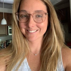 Meet your Posher, Caroline